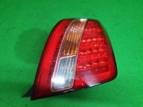 Right rear tail light assembly compatible with Kia Amanti 2008, genuine OEM replacement part 92402, 3F500