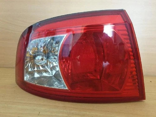 Kia 2005 - Faro/Calavera trasero combinado izquierdo OEM 92411 3C070