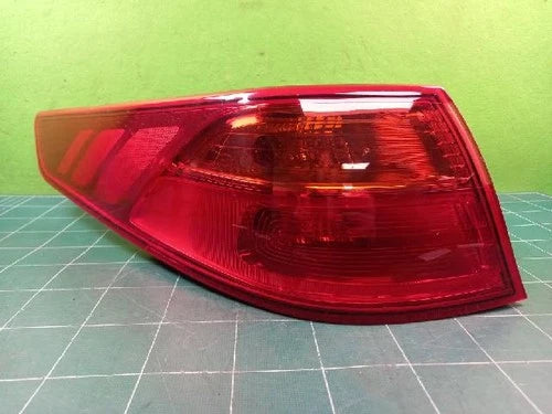 Rear combination tail light (left) compatible with Kia K5 2015, genuine OEM replacement part 92401 2T500