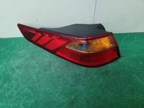 Left rear tail light assembly compatible with Kia K5 2014, genuine OEM replacement part 92401 2T500