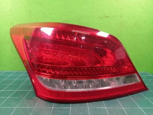 Left rear tail light assembly compatible with Hyundai Centennial 2010, genuine OEM replacement part 92401, 3N000
