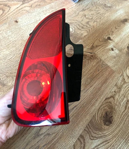 Used OEM Part - Rear tail light genuine Valeo 8200027154 compatible with Renault Espace MK4