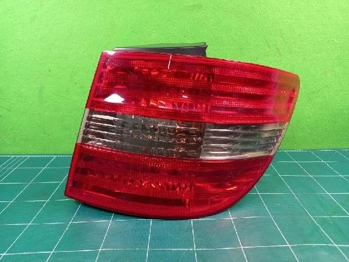 Mercedes Benz B200 2008, Tail Light right genuine OEM A1698202664