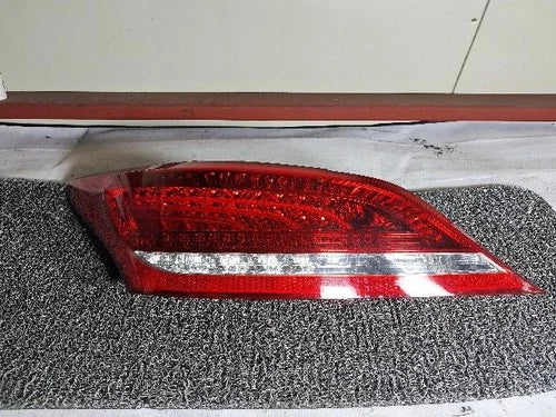 Rear combination tail light assembly (left) compatible with Hyundai Equus 2010, OEM 924013N010
