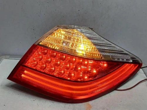 Right rear combination tail light assembly OEM 924023M000 compatible with Hyundai Genesis Coupe 2012