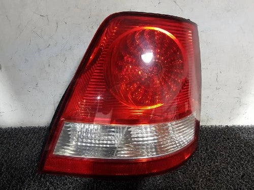 Right rear tail light assembly compatible with Kia Sorento 2005, genuine OEM replacement part 92402 3E000