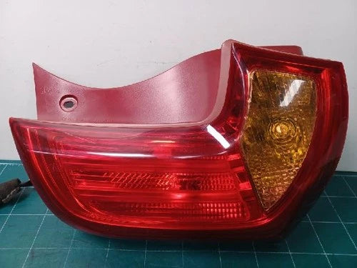 Right rear combination tail light assembly OEM 92402 1Y000 compatible with Kia Picanto 2013