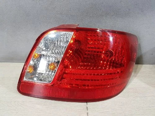Rear combination tail light compatible with Kia Rio 2010 (right side/passenger side) OEM 924021G000