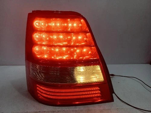 Left rear tail light assembly compatible with Kia Sorento 2007, genuine OEM replacement part 924013E500