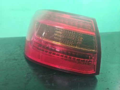 Left outer rear tail light assembly compatible with Kia Cadenza 2011, genuine OEM replacement part 92401 3R000