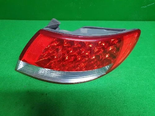 Right rear combination tail light assembly (RH) compatible with Hyundai Azera 2008, OEM 92402 3L001