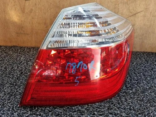 Right rear tail light assembly Hyundai Genesis 2008, RH OEM 92402, 3M000