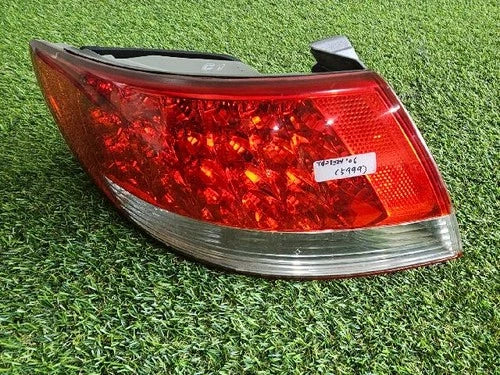 Left rear combination tail light assembly compatible with Hyundai Azera 2006, genuine OEM replacement part 92401 3L001