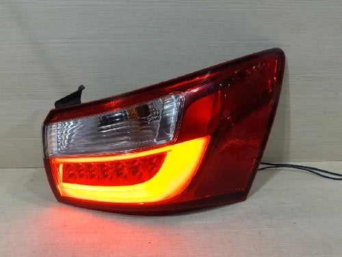 Right rear tail light assembly compatible with Kia Rio 2015, genuine OEM replacement part 924021W050
