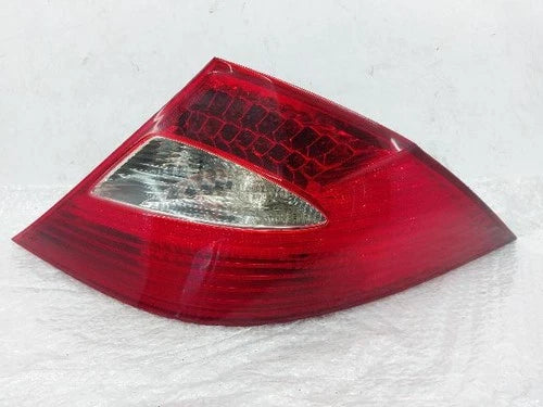 Rear combination tail light Mercedes Benz (right side/passenger side) OEM A219 820 02 64