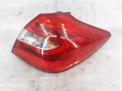 Hyundai Genesis 2011 assembly right rear tail light OEM 92402, 3M060