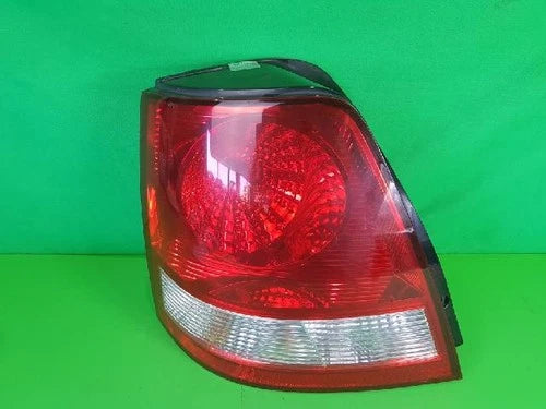 Left rear tail light assembly compatible with Kia Sorento 2002, genuine OEM replacement part 92401 3E000