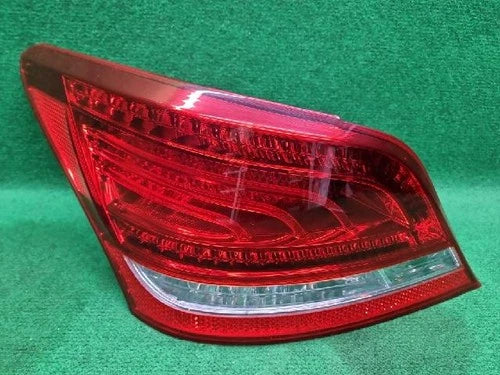 Left rear tail light assembly compatible with Hyundai Equus 2010, genuine OEM replacement part 92401 3N000
