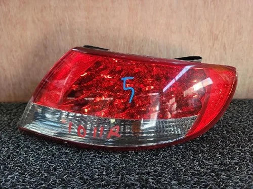 Right rear combination tail light assembly compatible with Hyundai Azera 2006, genuine OEM replacement part 92402 3L001
