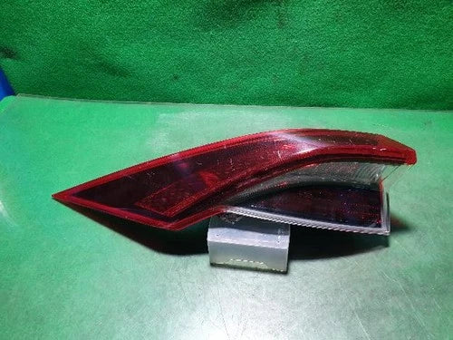 Rear combination tail light assembly outer left compatible with Hyundai Azera 2019, OEM 92401G8500