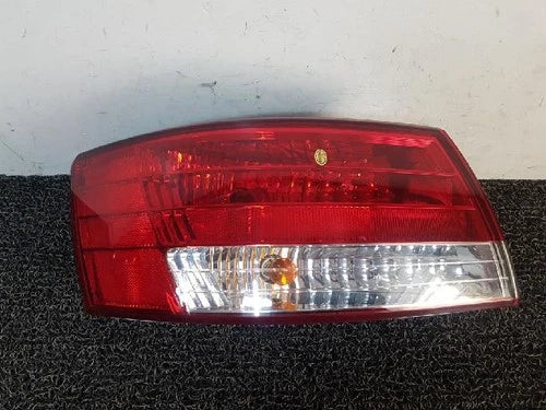 Conjunto de faro/calavera trasero exterior izquierdo Hyundai 2007 OEM 92401 3K000