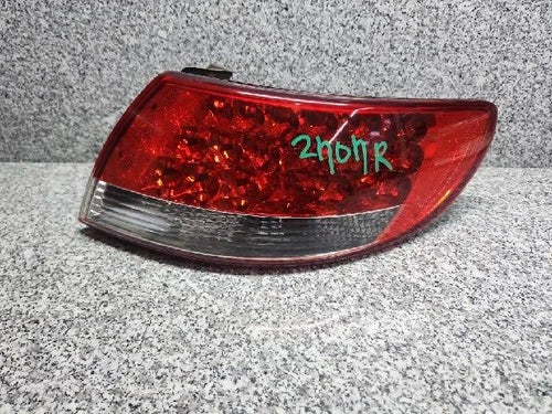 Right rear combination tail light assembly compatible with Hyundai Azera 2010, genuine OEM replacement part 924023L002