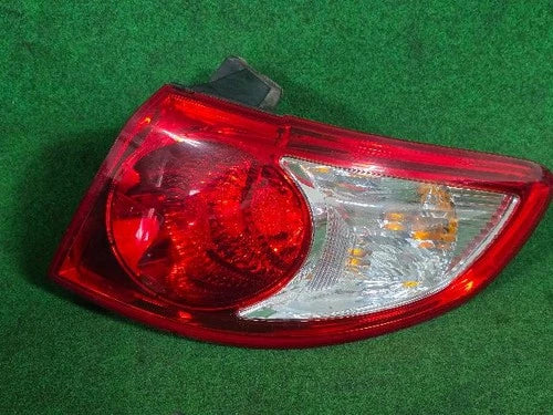 Rear combination tail light Hyundai Santa FE 2010 (right side/passenger side) OEM 924022B000