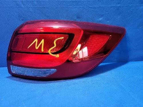 Used OEM Part - light assembly/tail light right compatible with Kia Sportage 2014 (Combination RH, OEM 924023W500)