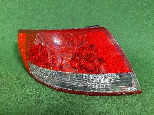 Left rear tail light compatible with Hyundai Azera 2007, genuine OEM replacement part 924013L000
