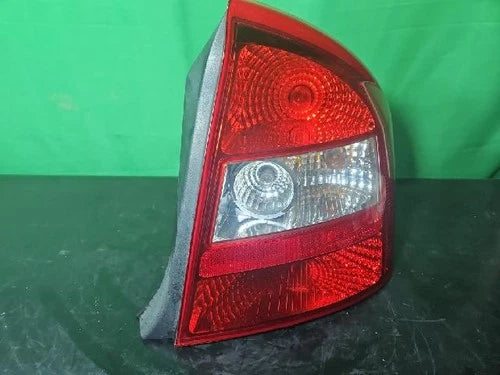 Luz trasera / calavera combinada derecha Kia 2006 OEM 92402 2F100