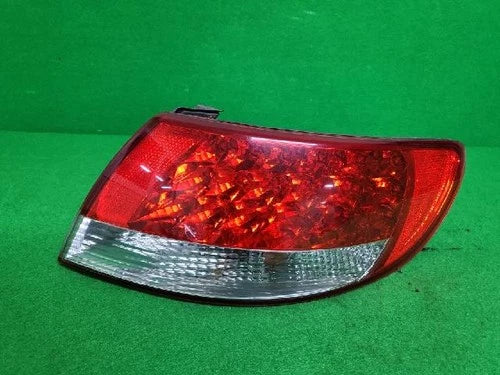 Right rear combination tail light assembly compatible with Hyundai Azera 2006, genuine OEM replacement part 92402 3L001