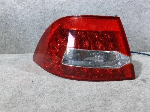 Conjunto de luz trasera / calavera combinada izquierda Kia 2009 OEM 92401 2G500