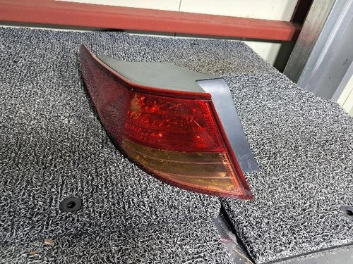 Left rear combination tail light compatible with Kia K5 2011, genuine OEM replacement part 92401 2T000