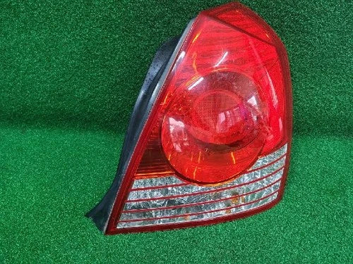 Right rear combination tail light assembly compatible with Hyundai Elantra 2005, genuine OEM replacement part 92402 2D500