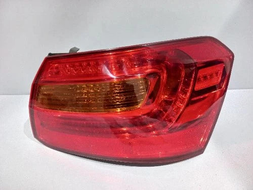 Right outer rear tail light assembly compatible with Kia Cadenza 2012, genuine OEM replacement part 924023R000