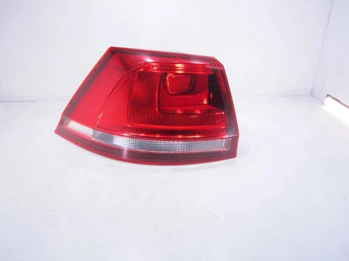 Automotive Replacement Part - Volkswagen Golf VII 2015 Tail Light left 5G9945095C MRS21984