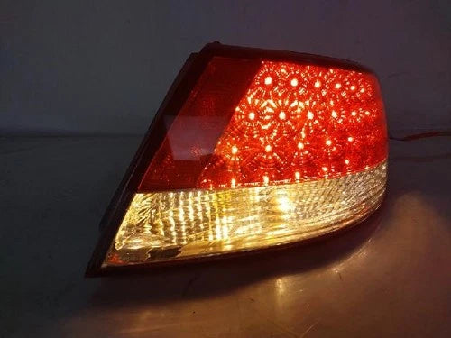 Right rear combination tail light assembly compatible with Hyundai Azera 2005, genuine OEM replacement part 92402 3L000