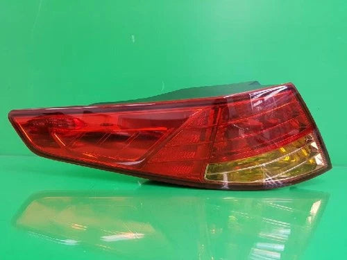 Left rear tail light assembly compatible with Kia K5 2011, genuine OEM replacement part 92401 2T000