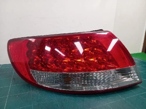 Left rear combination tail light compatible with Hyundai Azera 2006, genuine OEM replacement part 92401 3L001