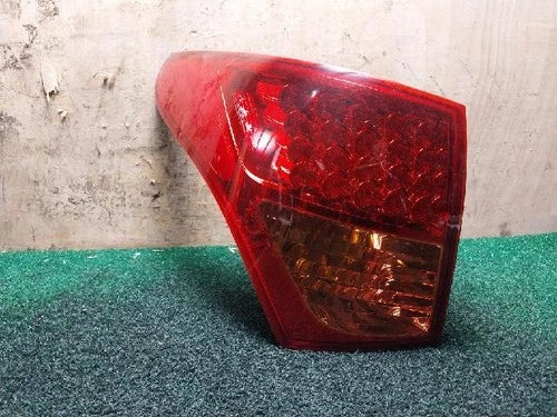 Left rear tail light assembly compatible with Hyundai Veracruz 2013, genuine OEM replacement part 924013J100
