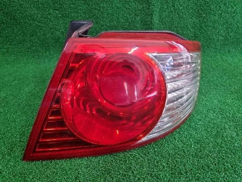 Right rear combination tail light assembly compatible with Kia Amanti 2003, genuine OEM replacement part 92402 3F070