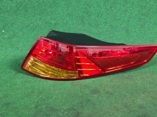 Used OEM Part - Combination Tail Light Assembly (right/RH) compatible with Kia K5 2013, genuine OEM replacement part 924022T100