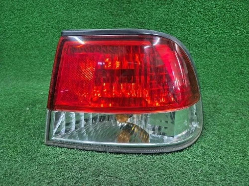Right rear tail light compatible with Renault SM5 2003 (genuine OEM replacement part 53802517)