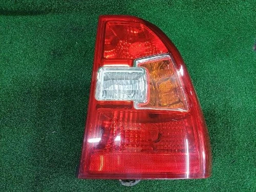 Right rear tail light assembly compatible with Kia Sportage 2008, genuine OEM replacement part 92402 1F500