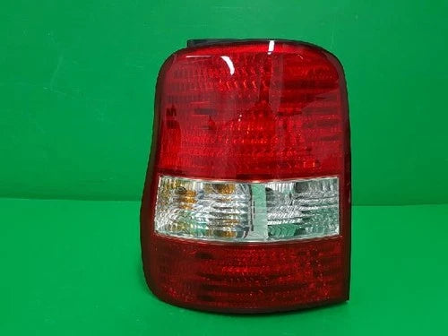 Kia Carnival 2003 - Luz trasera / calavera combinada izquierda OEM 1K53A 51160