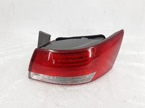 Right outer rear tail light assembly compatible with Hyundai NF 2008, genuine OEM replacement part 92402 3K540