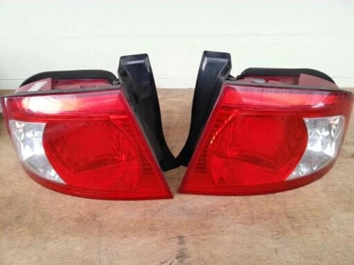 Conjunto de luz trasera / calavera combinada Kia 2003 (lado izquierdo) OEM 924013C100