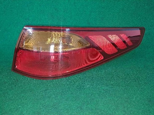 Right rear combination tail light assembly compatible with Kia K5 2015, genuine OEM replacement part 924022T500