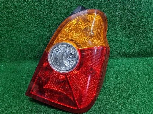 Right rear combination tail light assembly compatible with Hyundai Terracan 2001, genuine OEM replacement part 92402 H1010