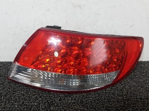 Right rear combination tail light assembly OEM 92402 3L001 compatible with Hyundai Azera 2008